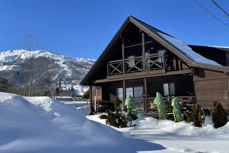 Alpine Chalets Hakuba - image 37