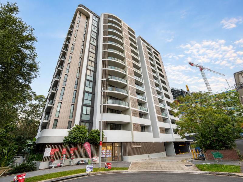 Modern 2BDR Retreat walk to Metro and Macquarie - image 6
