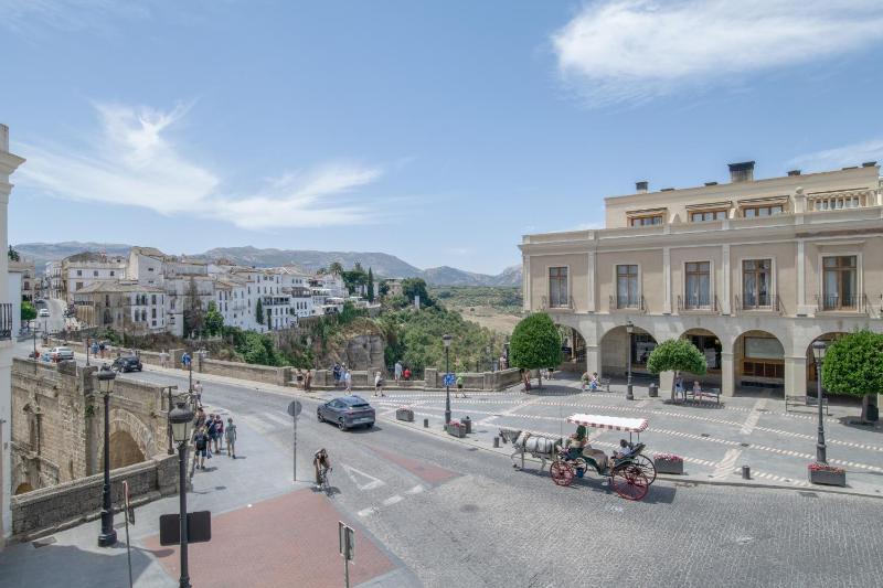 Martin De Aldehuela Apartment - image 20