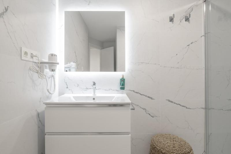 Martin De Aldehuela Apartment - image 5