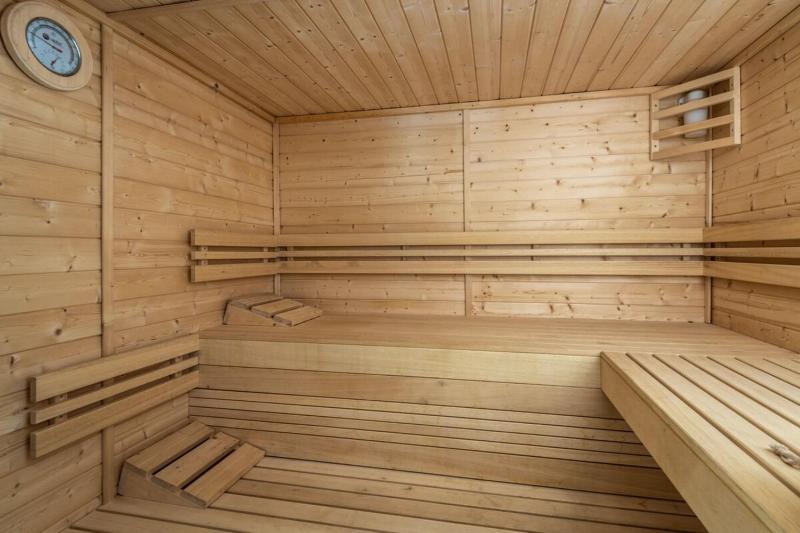 Maison Calypso Luxury Lakefront Villa with Hot Tub & Sauna - image 7