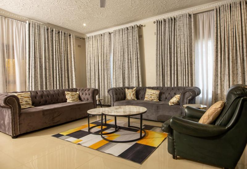 River Bridge Lodge - image 2
