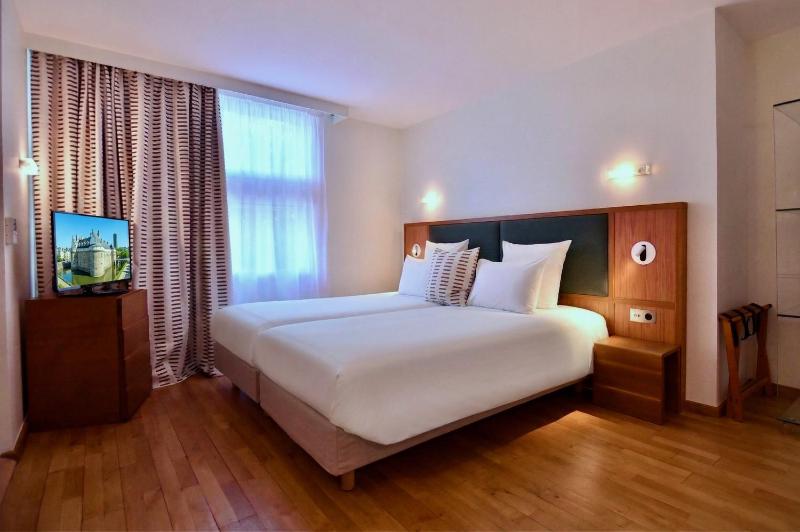 Hôtel La Pérouse - image 32