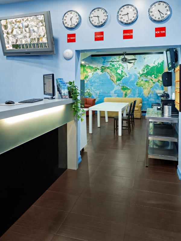 Central Park West Hostel - image 16