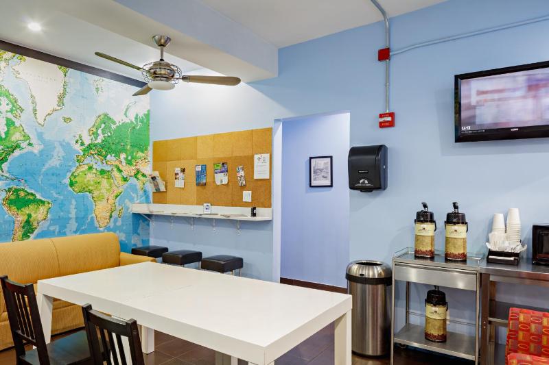 Central Park West Hostel - image 8