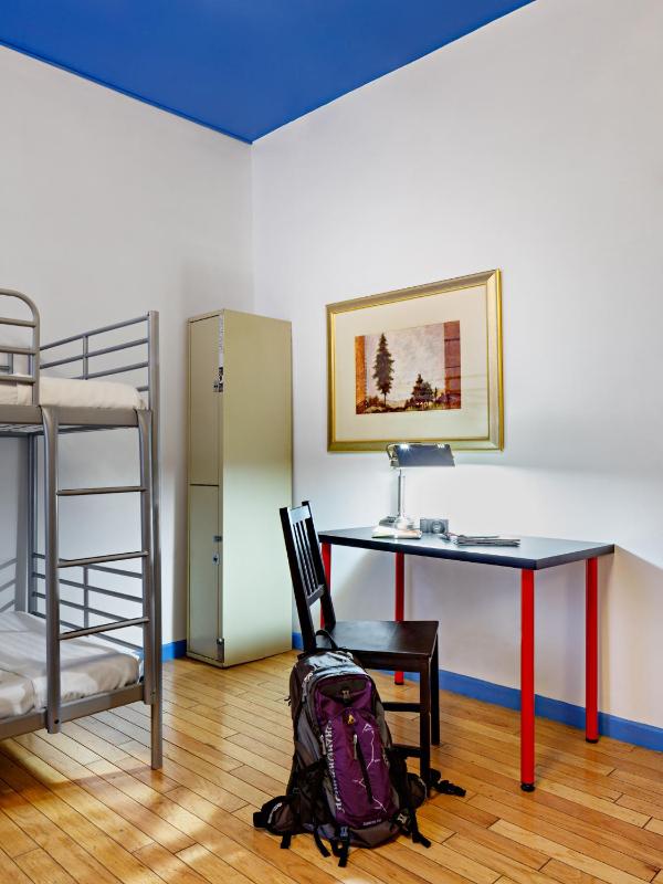 Single Bed in 2-Bed Dormitory Room with Shared Bathroom image 2