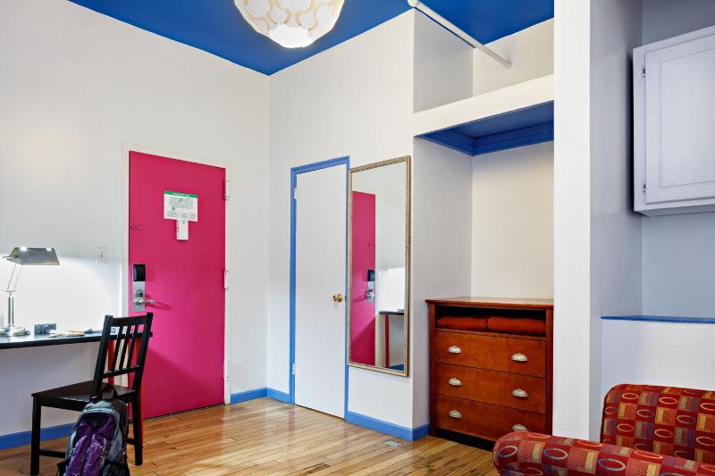 Single Bed in 2-Bed Dormitory Room with Private Bathroom  image 2