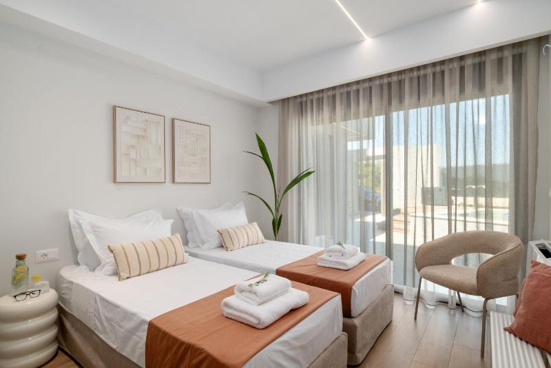 House of Hermes with Heated Pool and Sea View - image 6
