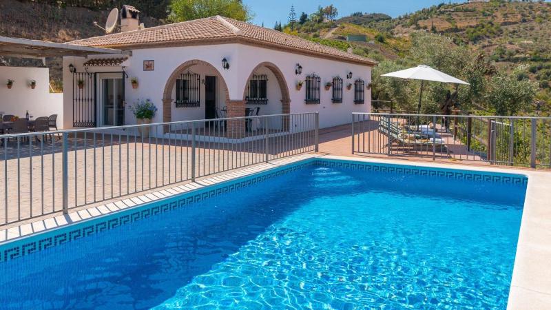 Casa Rural Moreno Canillas de Albaida by Ruralidays - image 1