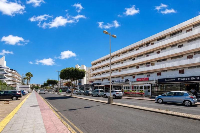 GuestReady - Playa Inglés Terrace Oasis - image 4