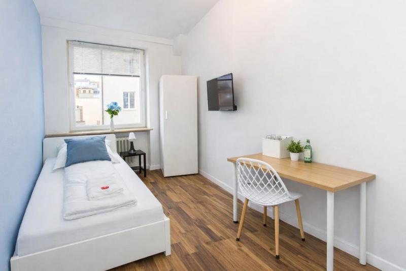 StayFab Rooms & Apartments - image 12