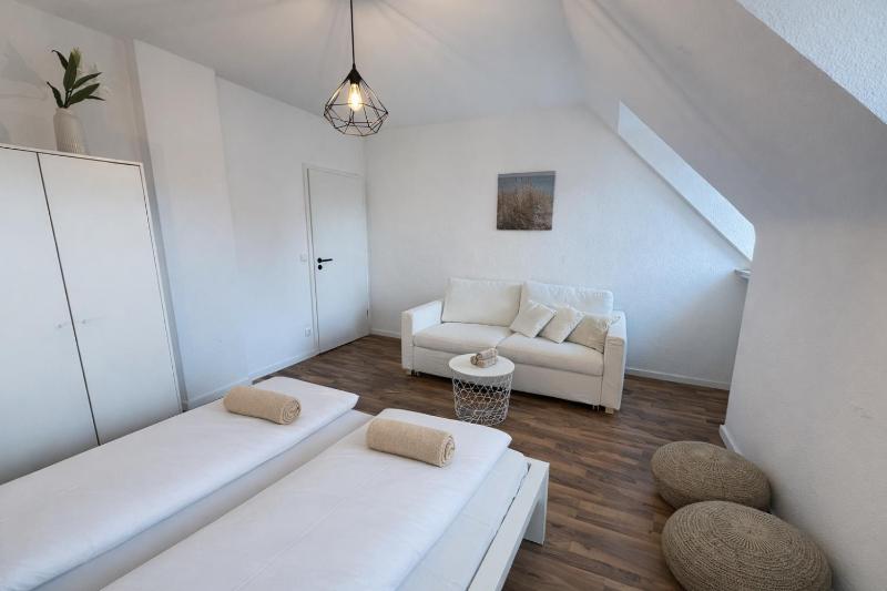 StayFab Rooms & Apartments - image 42