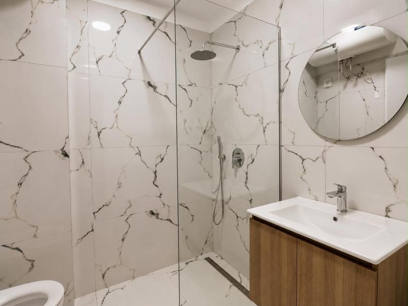 Bazaar Apartment Silver - image 3