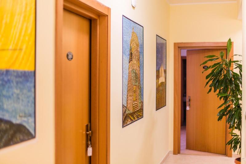 One-Bedroom Apartment image 2