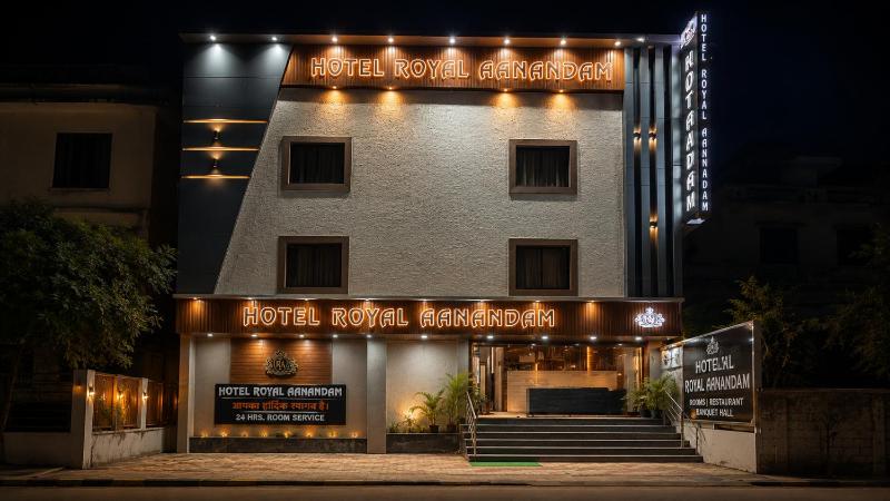 Hotel Royal Aanandam - image 1