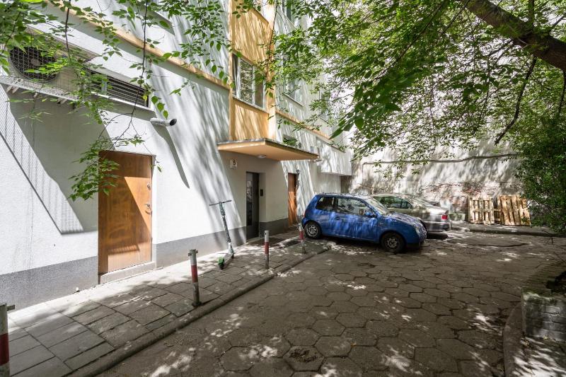 Market Square Corner Apartment Kuźnicza by Noclegi Renters - image 5