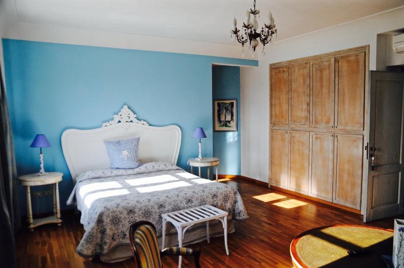 Deluxe Quadruple Room image 2