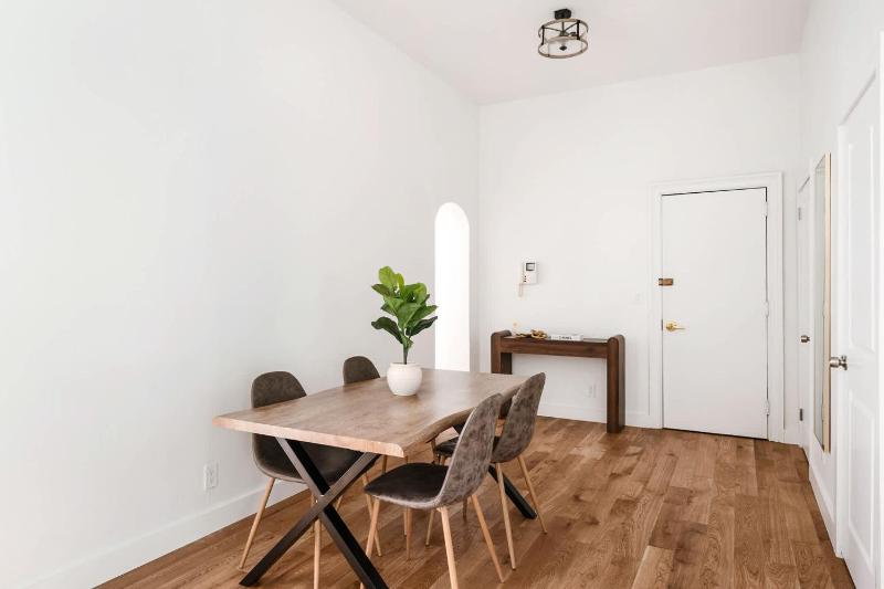 Prime UWS 2 Bedrooms Doorman Newly Furnished - image 6