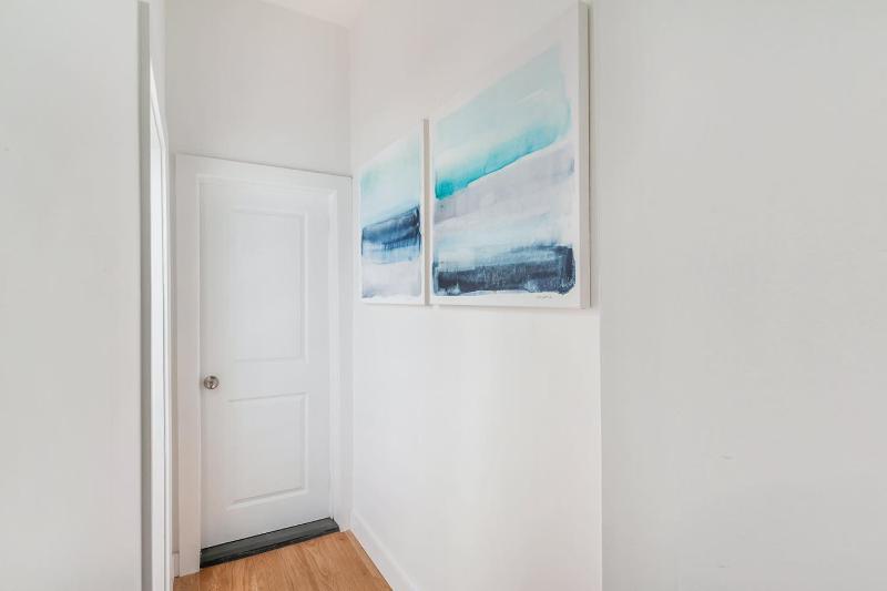 Prime UWS 2 Bedrooms Doorman Newly Furnished - image 9