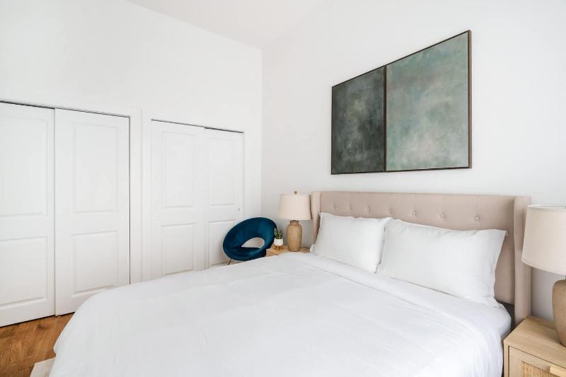 Prime UWS 2 Bedrooms Doorman Newly Furnished - image 14