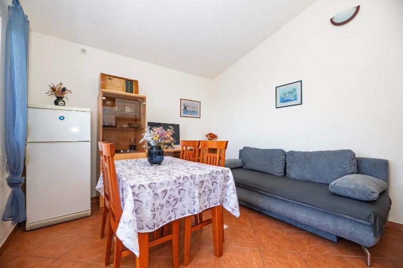 Apartments by the sea Razanj - Rogoznica - 4185 - image 11