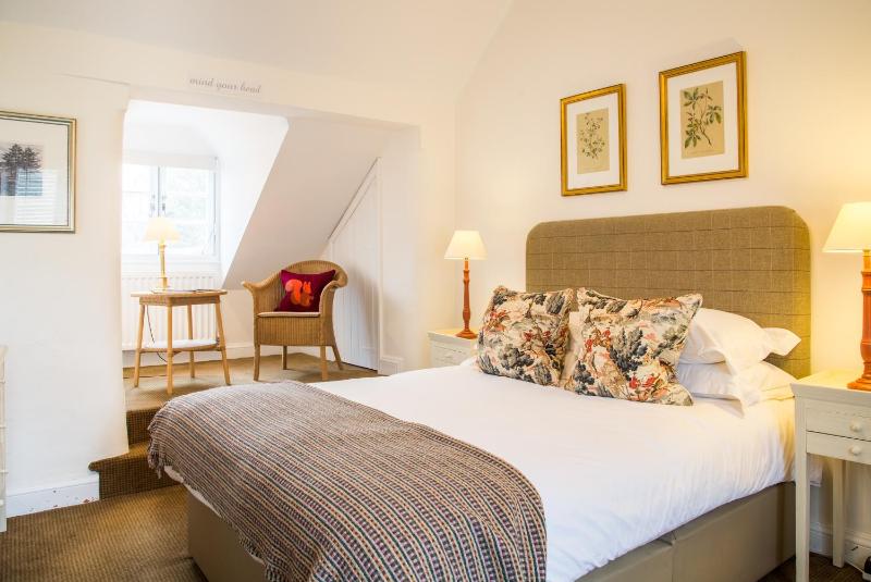 Three-Bedroom Cottage image 4