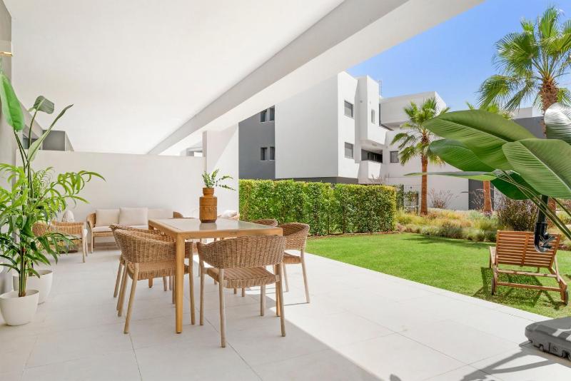 Moderno Oasis con Jardín y Piscinas en Vanian - image 3