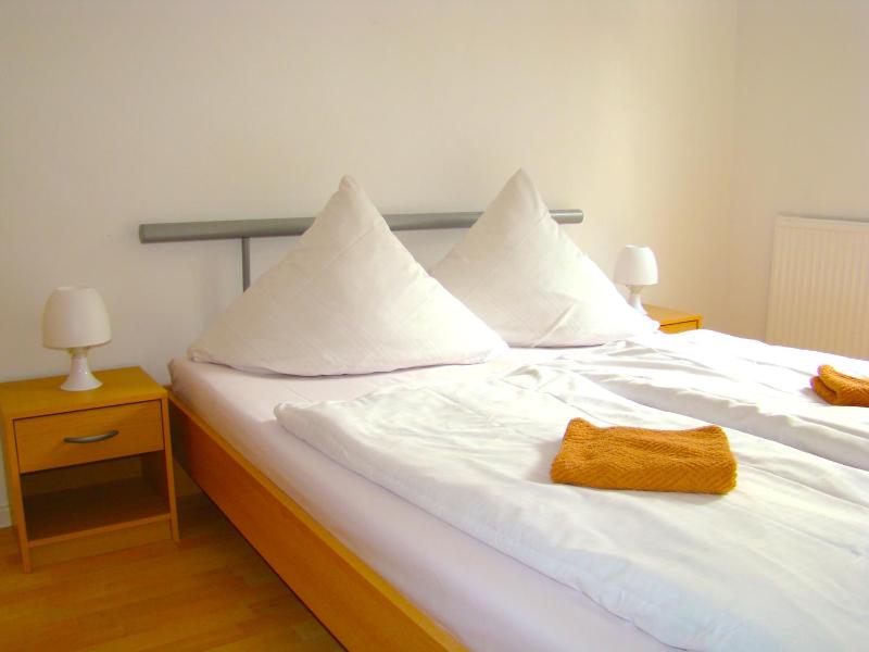 Rooms & Apartments near Zoologischer Garten - image 8