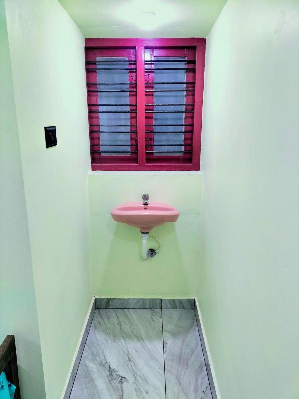 Ground Floor 1BHK 750mtr Padmanabha Swamy Temple - image 6