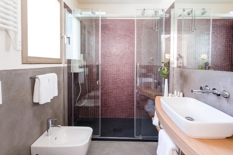 Superior Double Room image 3