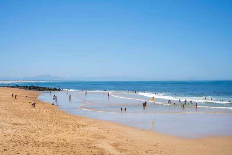 Cocon rénové plage à pied - image 4