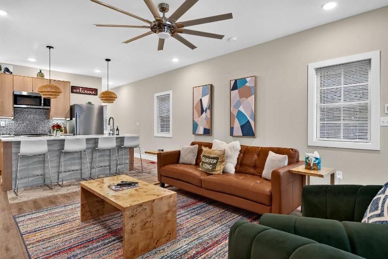 Phoenix Hill Full Duplex 4BR & 2 Kitchens for 8 - image 44