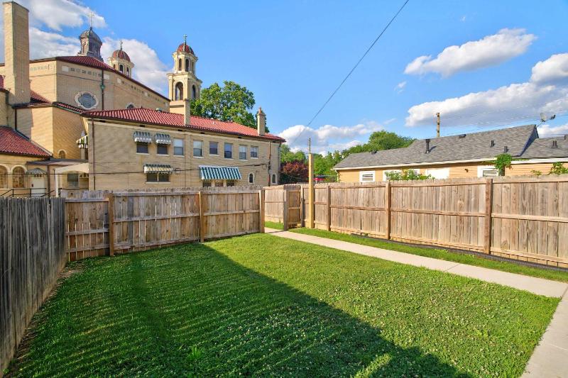 Phoenix Hill Full Duplex 4BR & 2 Kitchens for 8 - image 30