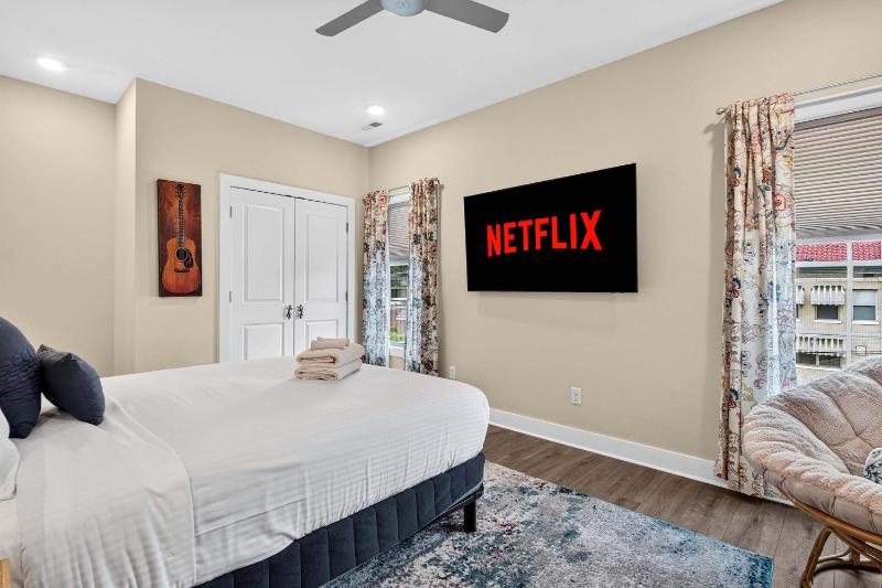 Phoenix Hill Full Duplex 4BR & 2 Kitchens for 8 - image 8