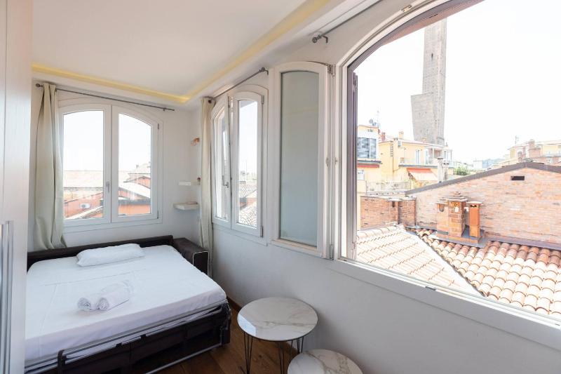 Asinelli Bologna by Short Holidays - image 15