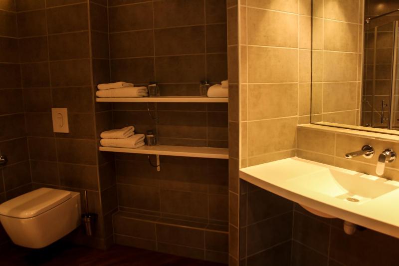 H24 HOTEL - image 7