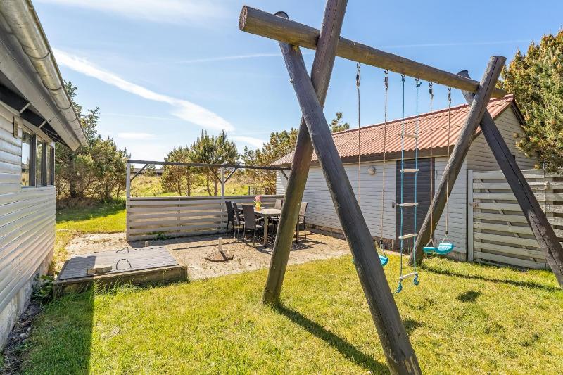 Cozy Holiday Home With Wood-Burning Stove In Klitmøller - image 18