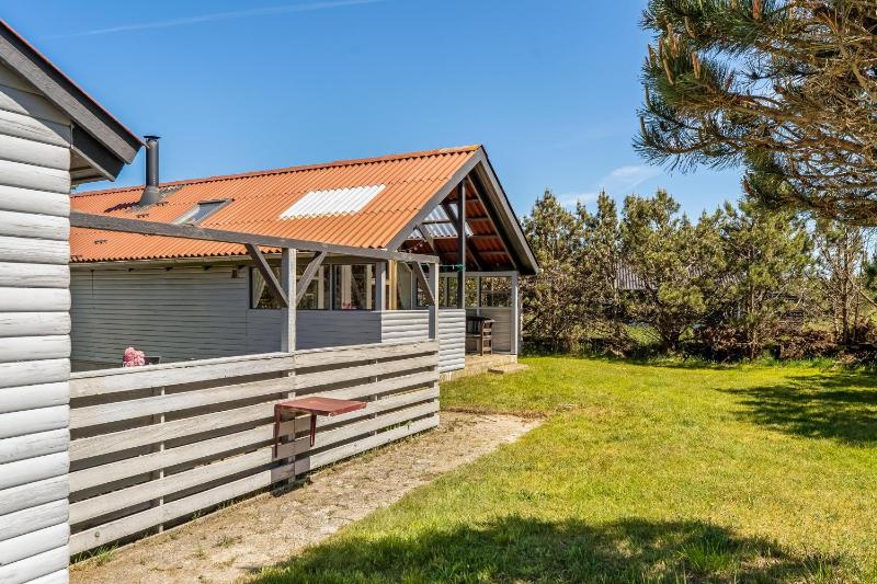 Cozy Holiday Home With Wood-Burning Stove In Klitmøller - image 14