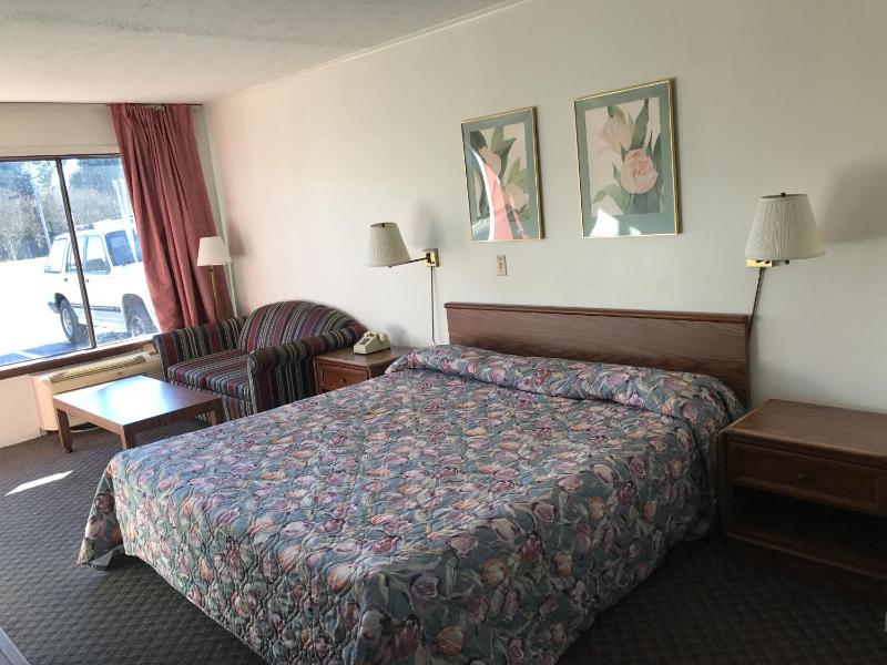 King Room image 3