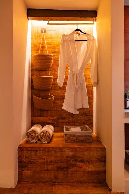 Esensia Boutique Studio - image 25
