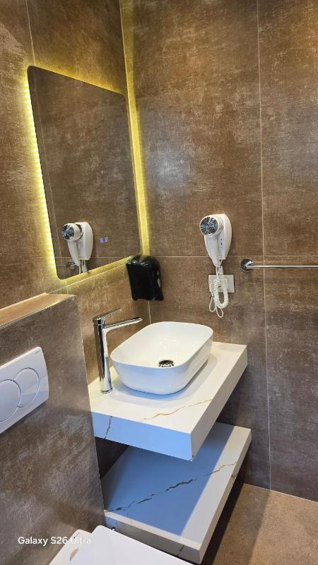 Room for daily rent in the center of Durres - image 8