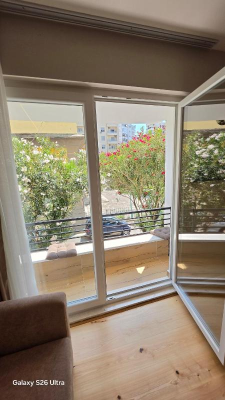 Room for daily rent in the center of Durres - image 12