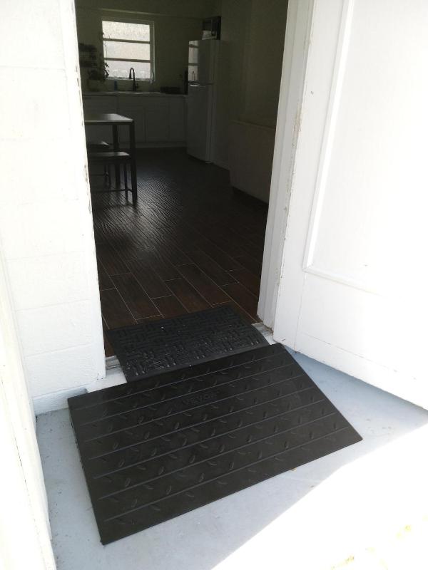 Siesta Key Hot Tub Cottage Sleeps 6 Kid Friendly - image 13