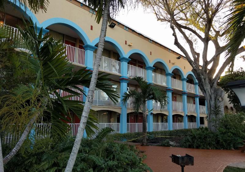 Red Carpet Inn Airport Fort Lauderdale - image 19