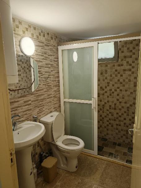 Modern Studio with private Patio - Shmeisani Amman - image 11