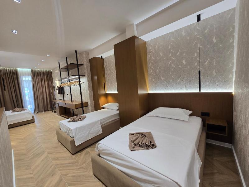 Sazani Hotel & Apartments - image 11
