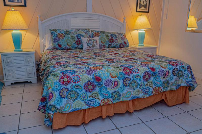 Authentic Near Beach House - Sleeps 16 - 5 Bedr home - image 44