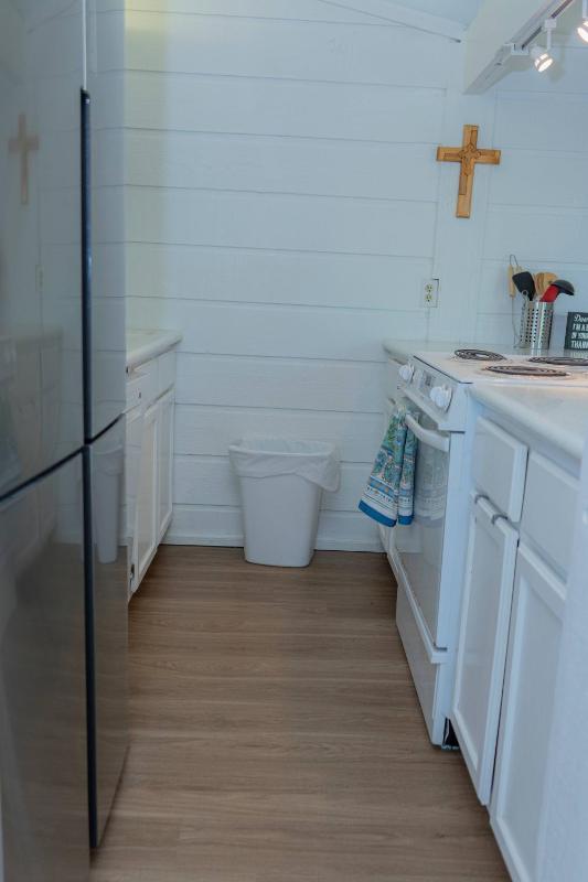 Authentic Near Beach House - Sleeps 16 - 5 Bedr home - image 37