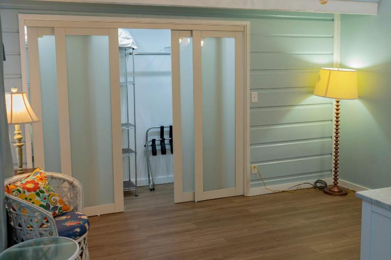 Authentic Near Beach House - Sleeps 16 - 5 Bedr home - image 33