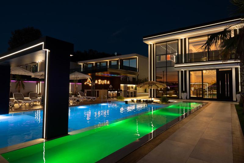 Azura Villa with Pool Sauna Jacuzzi - image 15